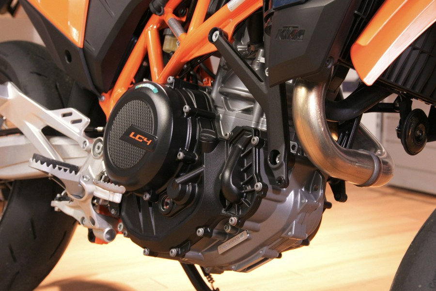 2026 KTM 690 SMCR