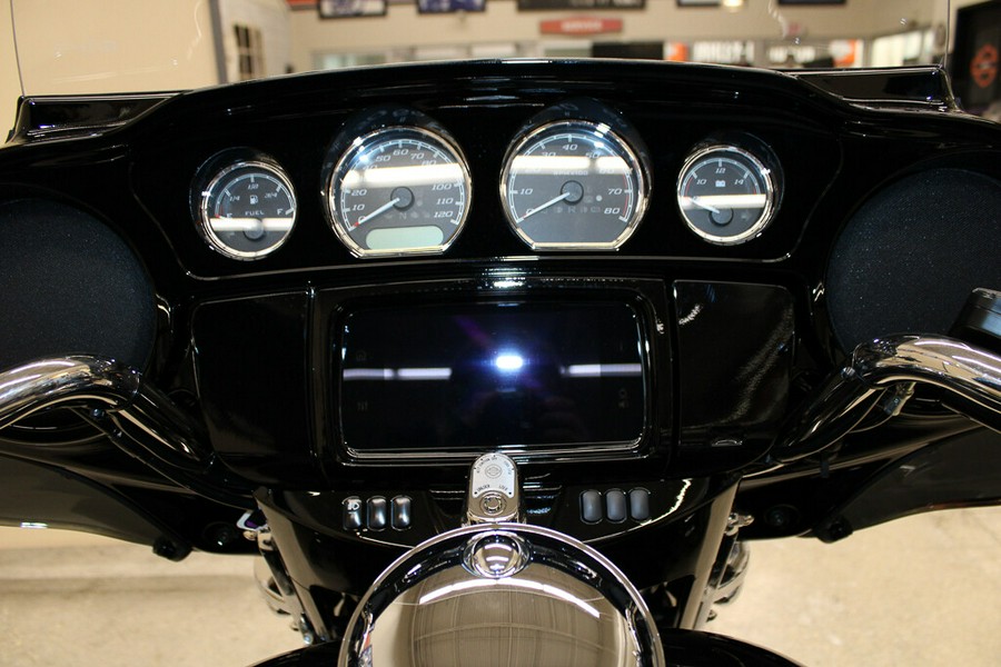 New 2024 Harley-Davidson Tri Glide Ultra FLHTCUTG Trike For Sale In Miami, Florida