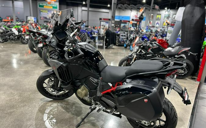 2025 Ducati MULTISTRADA V4 S TRAVEL & RADAR