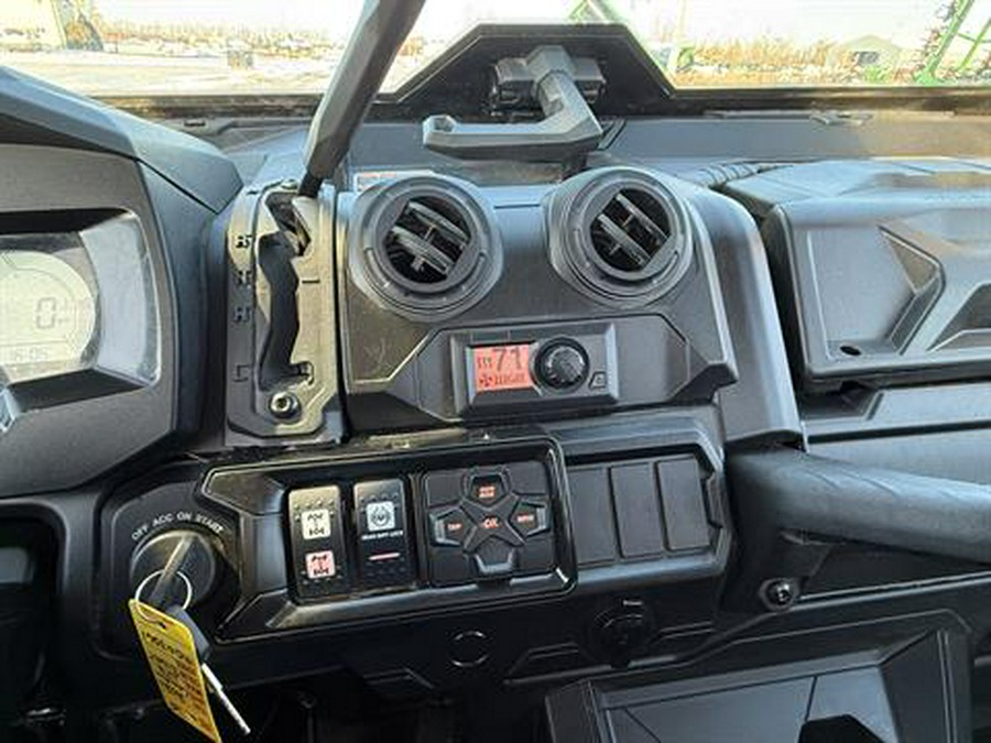 2021 Can-Am Defender Limited HD10