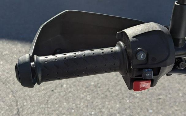 2025 Triumph Scrambler 400 XC Vanilla White