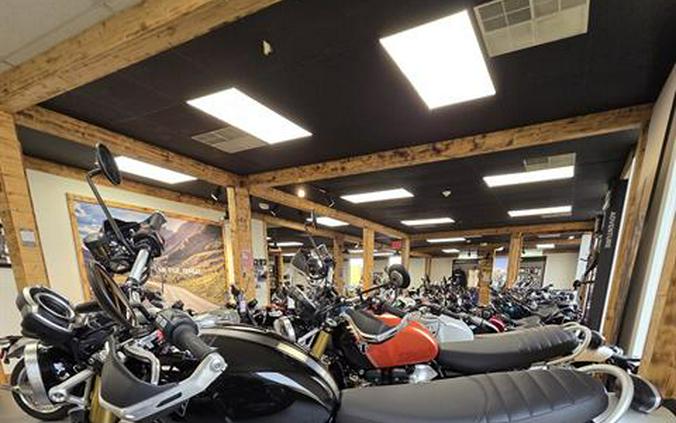 2025 Triumph Scrambler 1200 XE