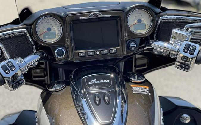 2023 Indian Motorcycle® Roadmaster® Bronze Pearl Metallic / Silver Metallic