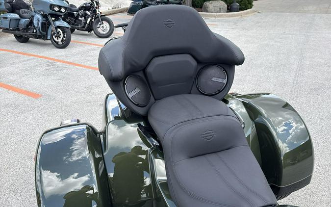 2026 Harley-Davidson® Street Glide 3 Limited Olive Steel Metallic / Vivid Black Black Trim