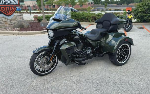 2026 Harley-Davidson® Street Glide 3 Limited Olive Steel Metallic / Vivid Black Black Trim