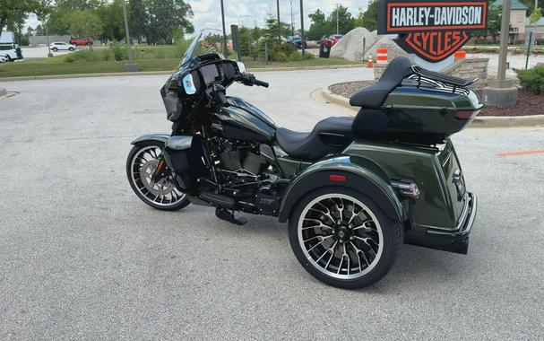 2026 Harley-Davidson® Street Glide 3 Limited Olive Steel Metallic / Vivid Black Black Trim