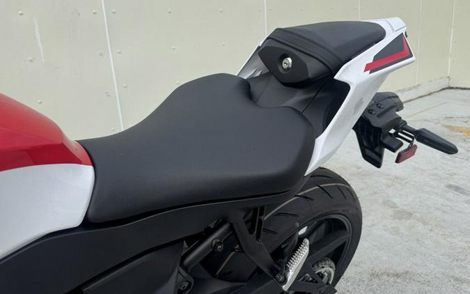 2026 Yamaha YZF R7 70Th Anniversary Edition