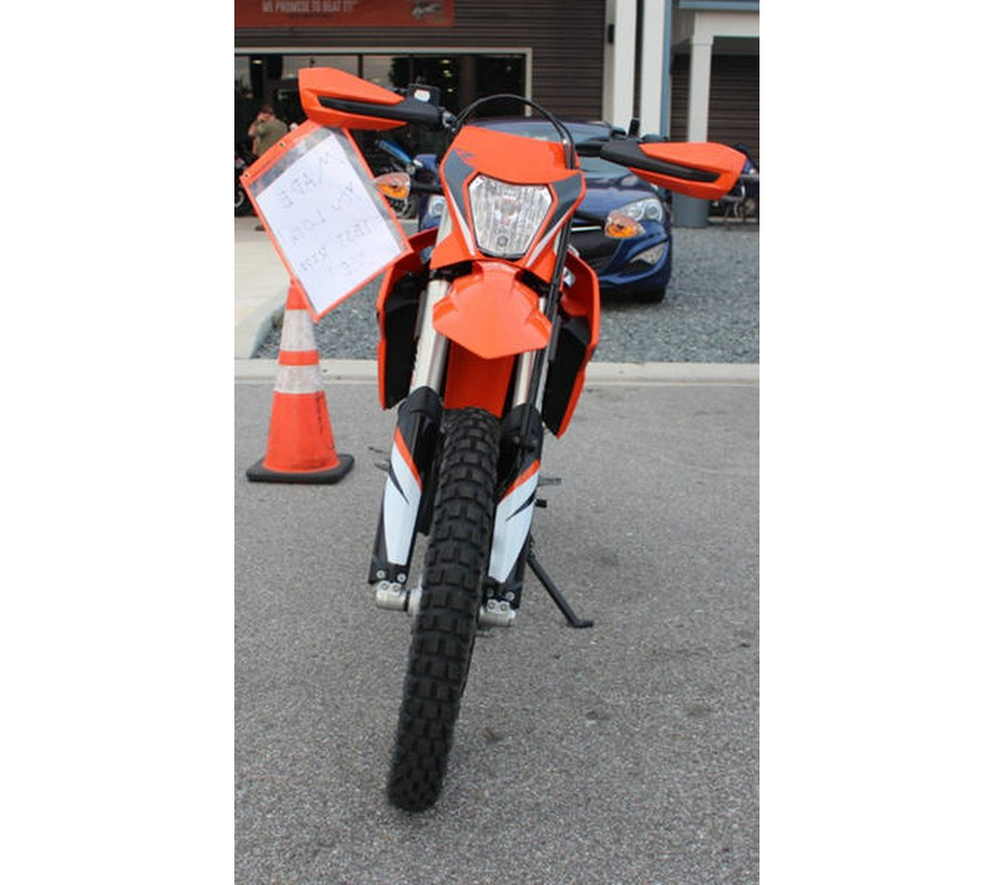 2022 KTM 690 Enduro R