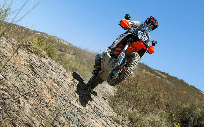 2025 KTM Adventure 890 R
