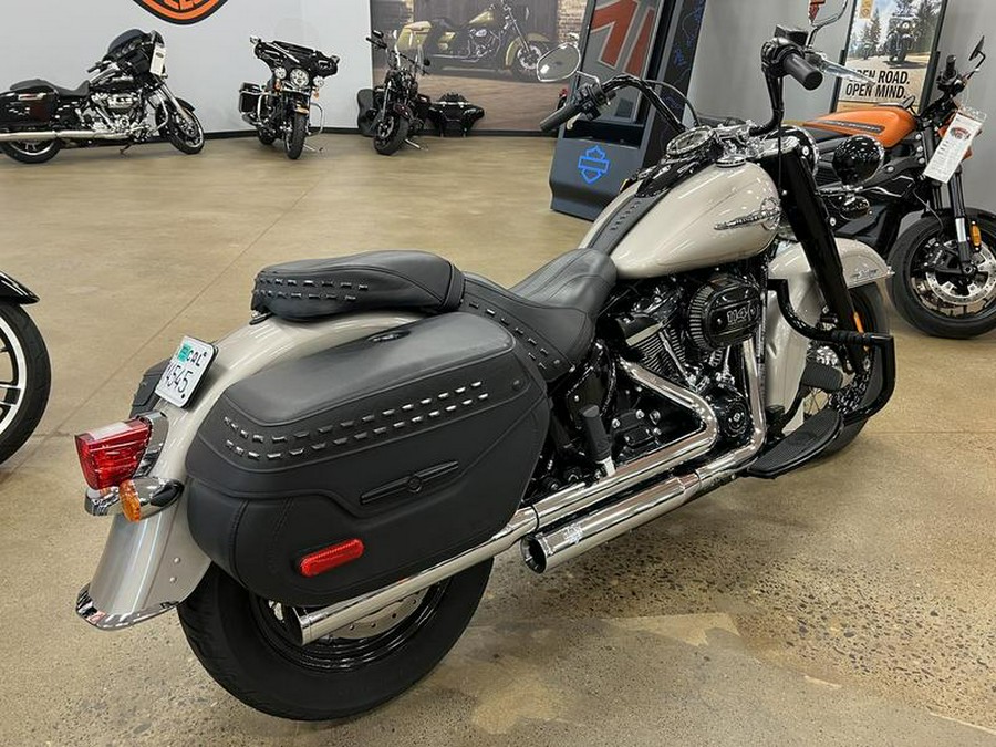 2018 Harley-Davidson® FLHCS - Softail® Heritage Classic 114