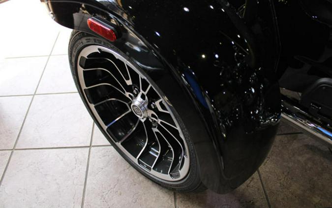 2024 Harley-Davidson® FLTRT - Road Glide® 3