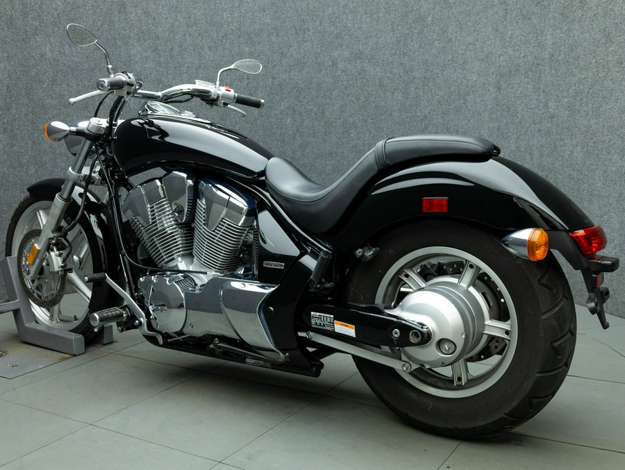 2010 HONDA VT1300 SABRE 1300