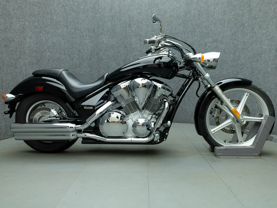 2010 HONDA VT1300 SABRE 1300