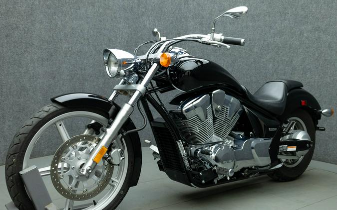 2010 HONDA VT1300 SABRE 1300