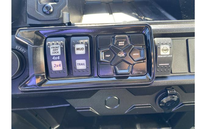 2024 Can-Am DEFENDER XMR HD10