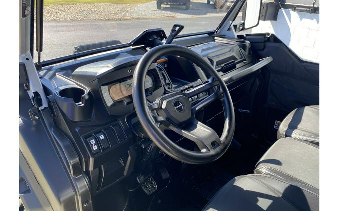 2024 Can-Am DEFENDER XMR HD10