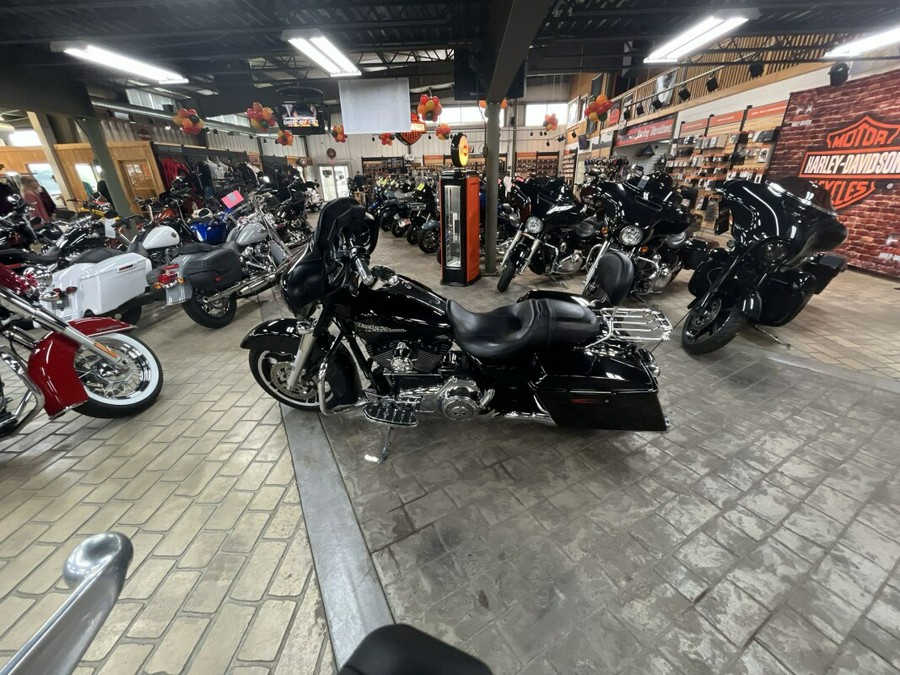 2012 Street Glide 103 Vivid Black- Includes 1 Year Warranty