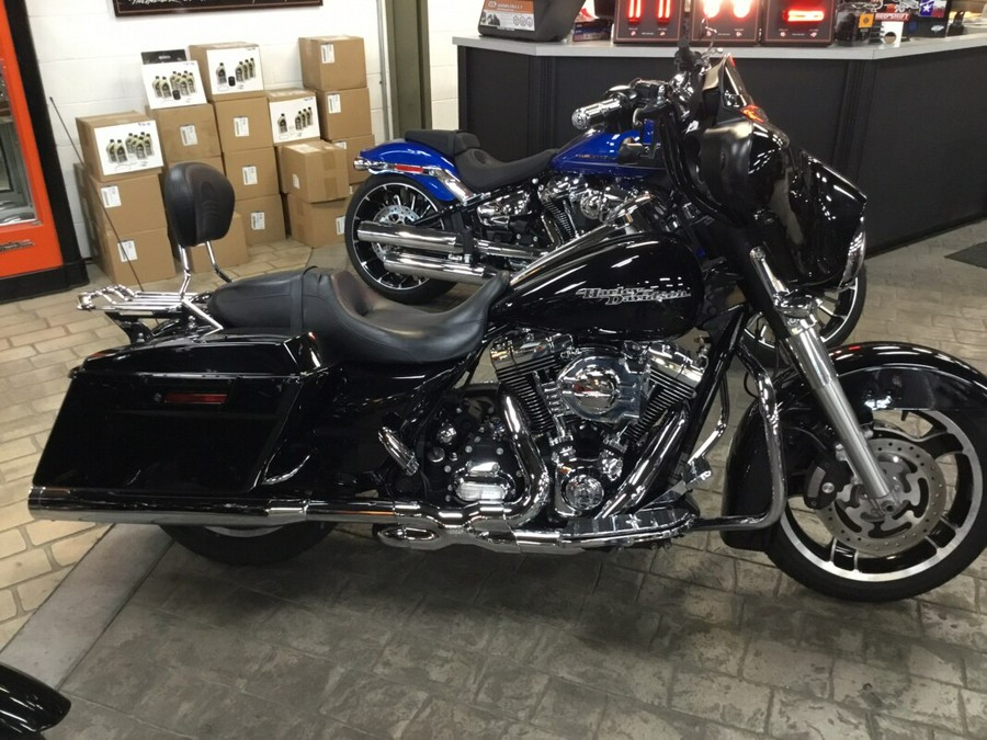 2012 Street Glide 103 Vivid Black- Includes 1 Year Warranty