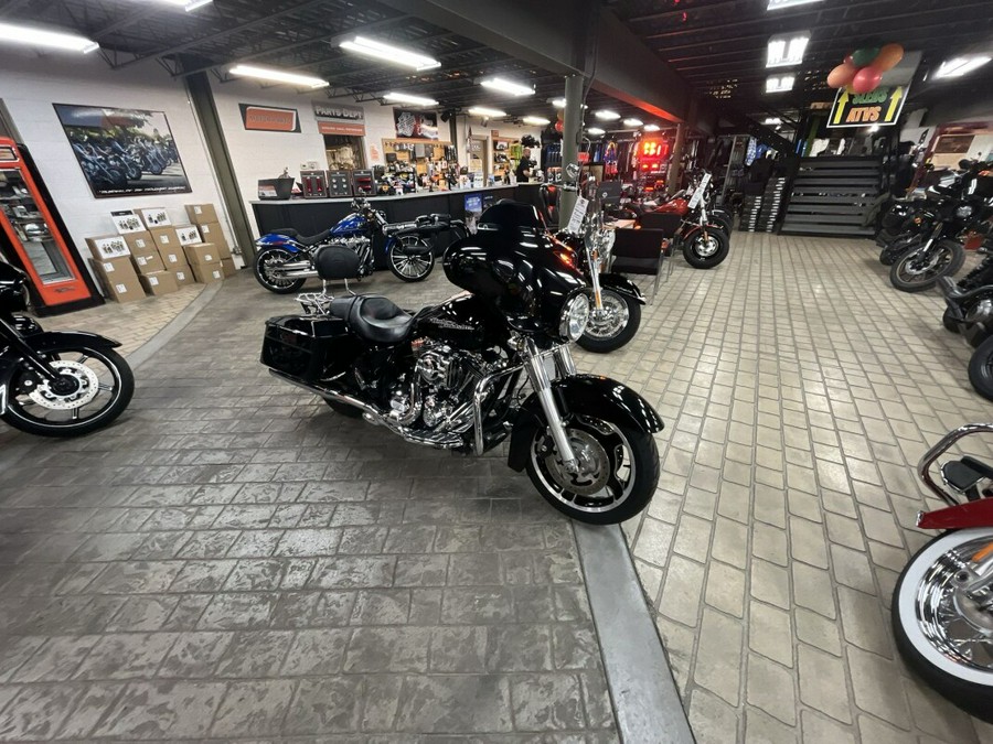 2012 Street Glide 103 Vivid Black- Includes 1 Year Warranty