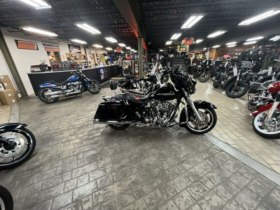 2012 Street Glide 103 Vivid Black- Includes 1 Year Warranty