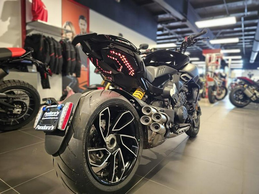 2024 Ducati Diavel V4 Black