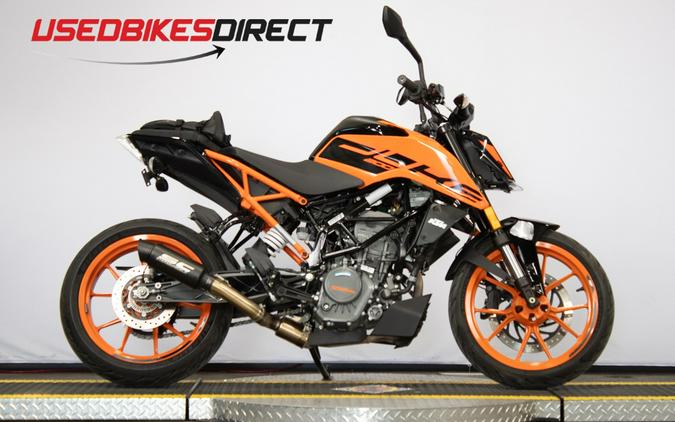 2021 KTM 200 Duke and 390 Duke First Look Preview