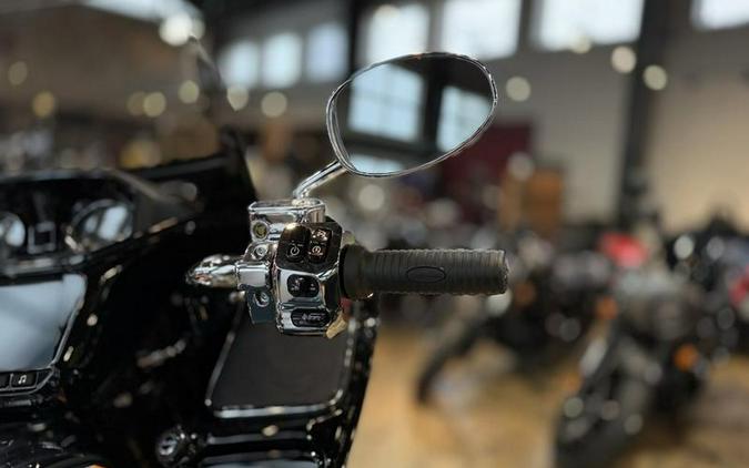 2026 Indian Motorcycle® Pursuit® Limited 112 Cascade Green with Black Metallic