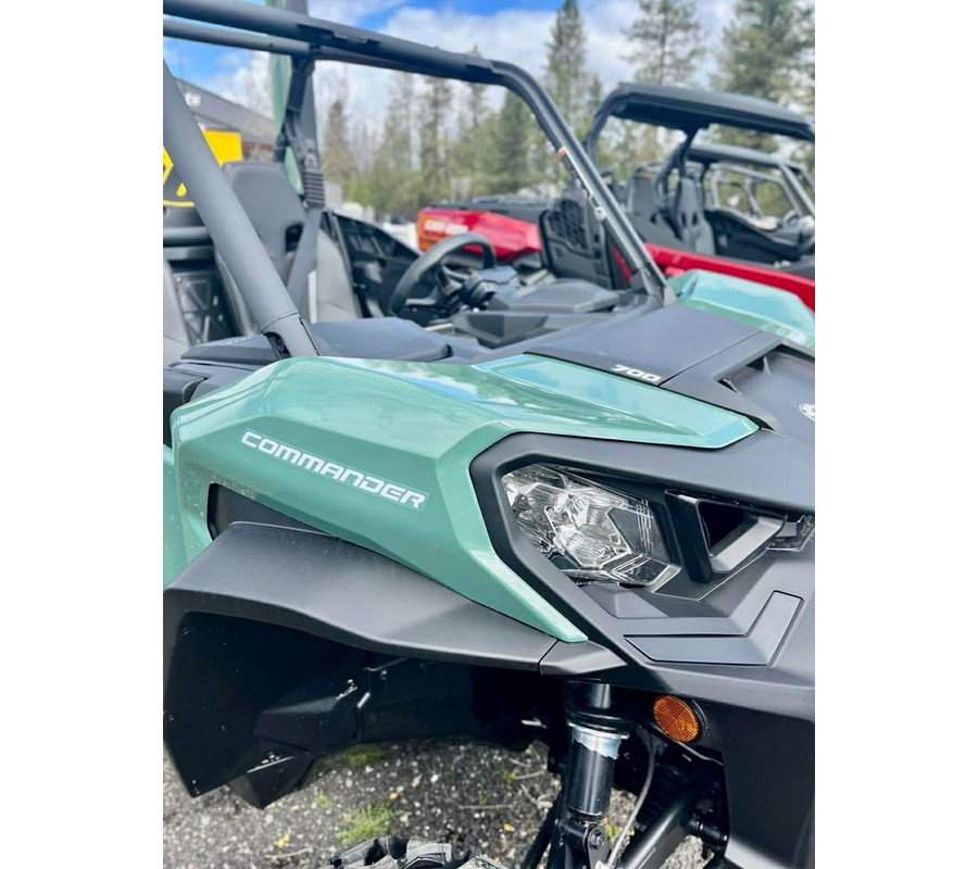 2025 Can-Am Commander DPS 700 9ASD