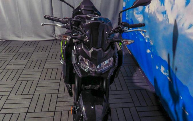 2024 Kawasaki Z900 ABS Metallic Spark Black/Metallic Matte Dark Gray