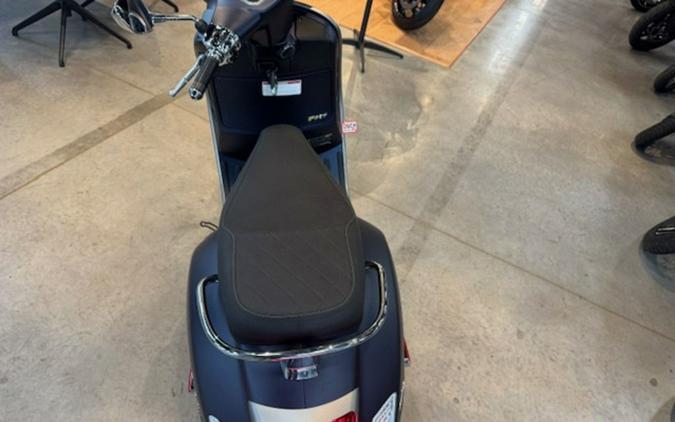 2024 Vespa GTS Super 300 Tech