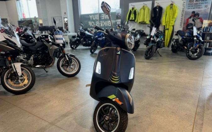 2024 Vespa GTS Super 300 Tech