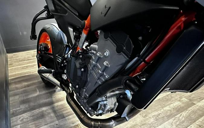 2020 KTM 890 Duke R