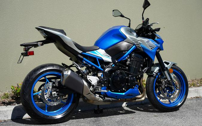 2020 Kawasaki Z900 ABS Candy Plasma Blue/Metallic Silver