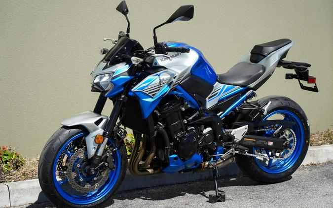 2020 Kawasaki Z900 ABS Candy Plasma Blue/Metallic Silver