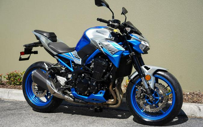 2020 Kawasaki Z900 ABS Candy Plasma Blue/Metallic Silver