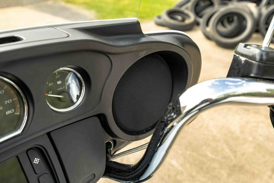 2015 FLHTCUTG - Tri-Glide® Ultra - Harley-Davidson®