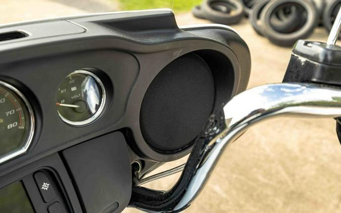 2015 FLHTCUTG - Tri-Glide® Ultra - Harley-Davidson®