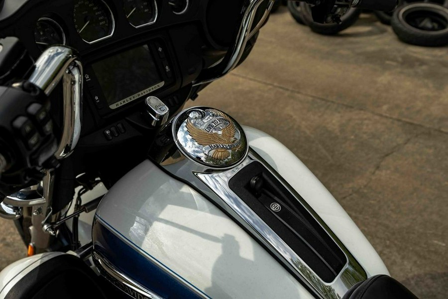 2015 FLHTCUTG - Tri-Glide® Ultra - Harley-Davidson®