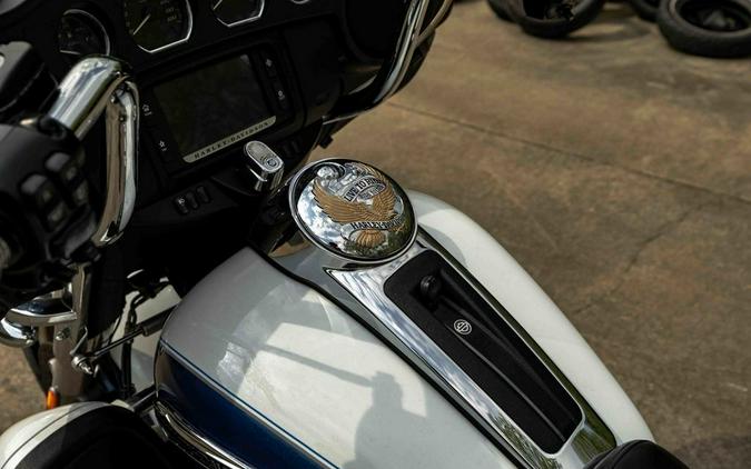 2015 FLHTCUTG - Tri-Glide® Ultra - Harley-Davidson®