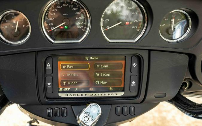 2015 FLHTCUTG - Tri-Glide® Ultra - Harley-Davidson®