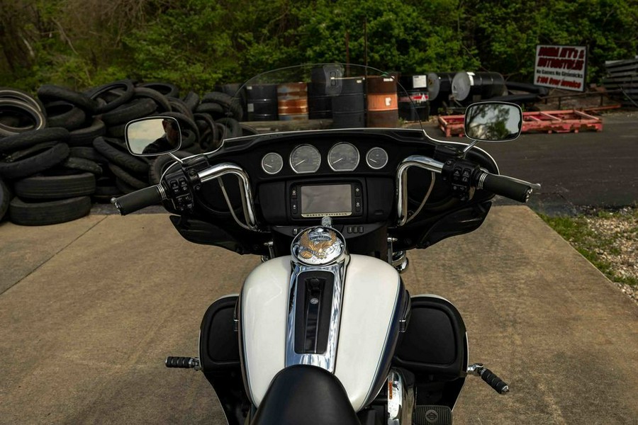 2015 FLHTCUTG - Tri-Glide® Ultra - Harley-Davidson®