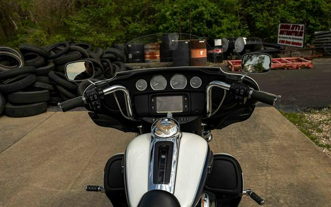 2015 FLHTCUTG - Tri-Glide® Ultra - Harley-Davidson®