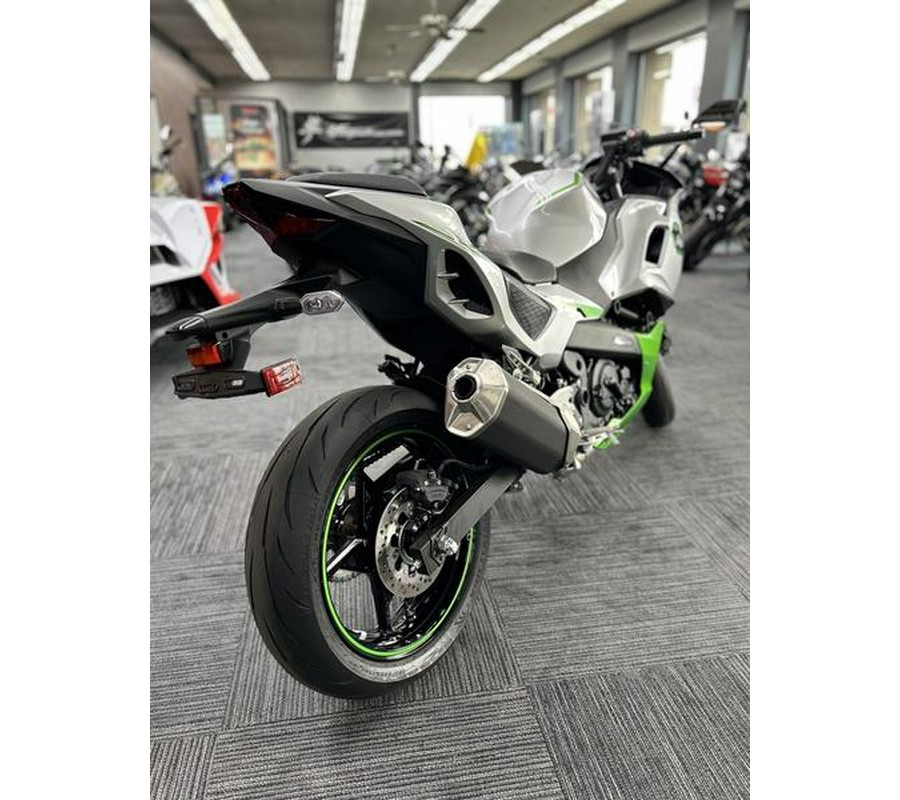 2024 Kawasaki Ninja® 7 Hybrid ABS