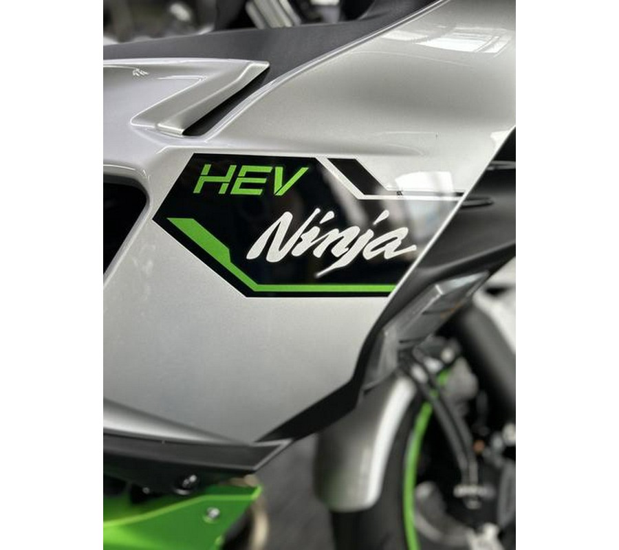 2024 Kawasaki Ninja® 7 Hybrid ABS