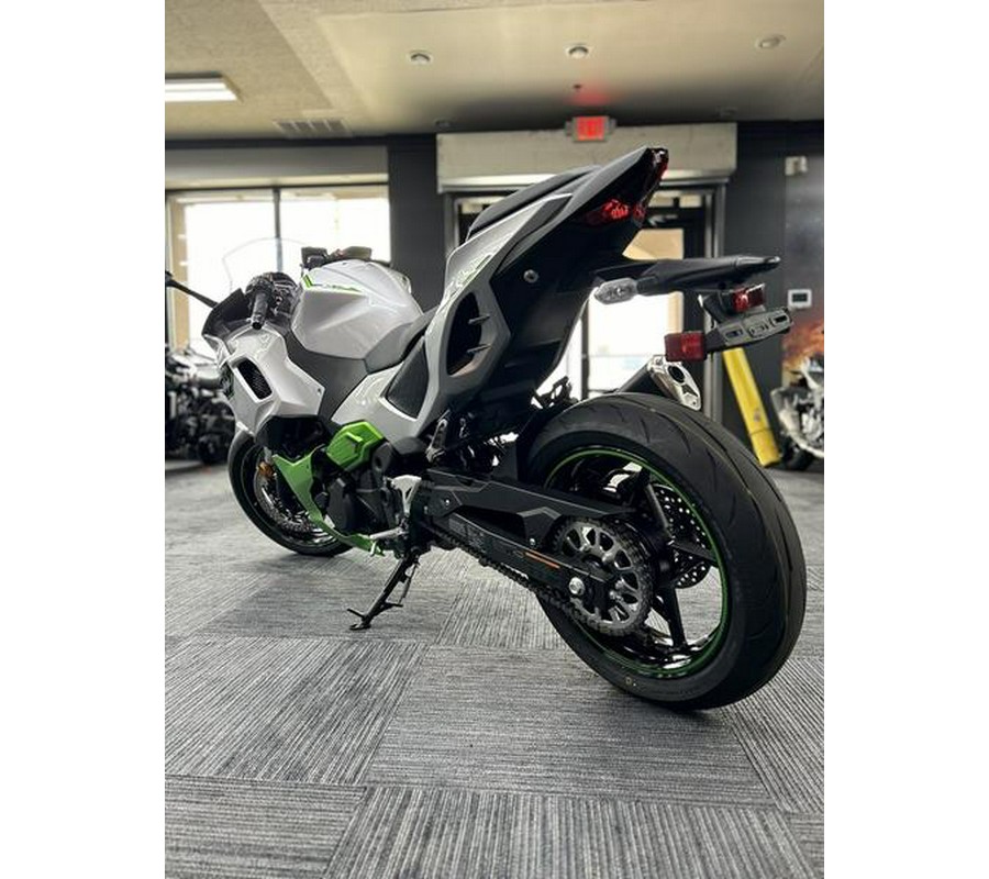 2024 Kawasaki Ninja® 7 Hybrid ABS