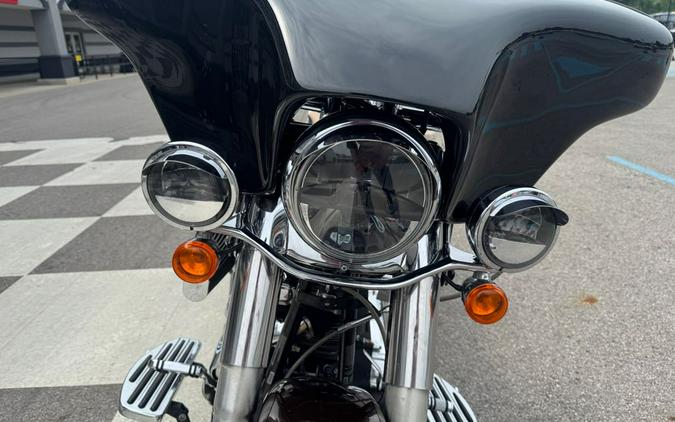 2011 Harley-Davidson® DELUXE