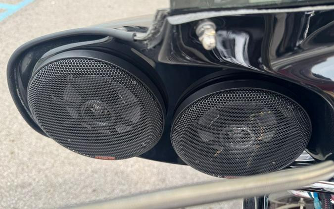 2011 Harley-Davidson® DELUXE