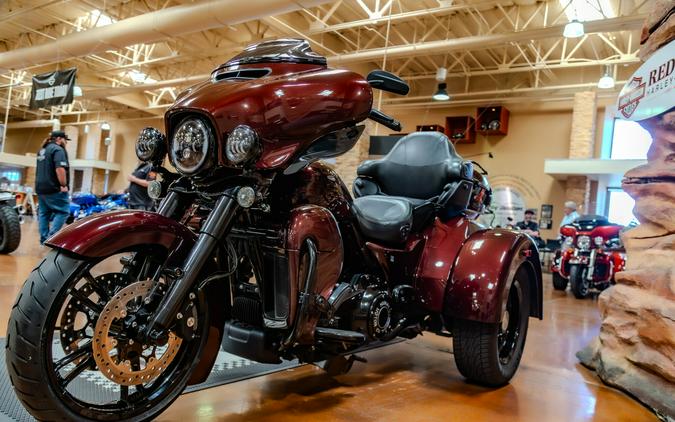 2019 Harley-Davidson Tri Glide Ultra FLHTCUTG