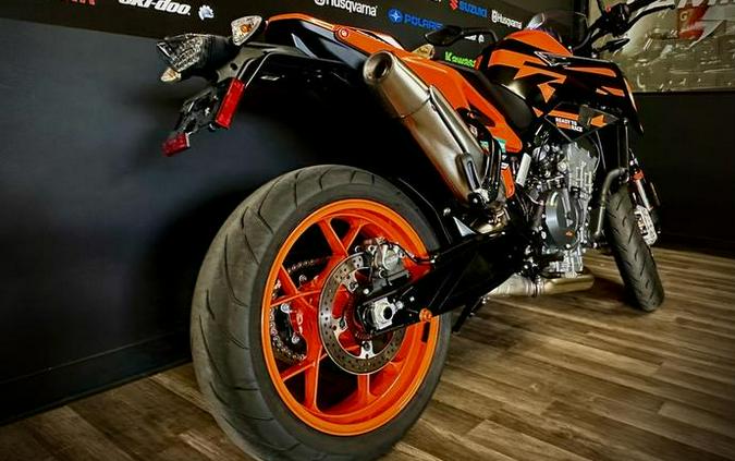 2022 KTM 890 Duke GP