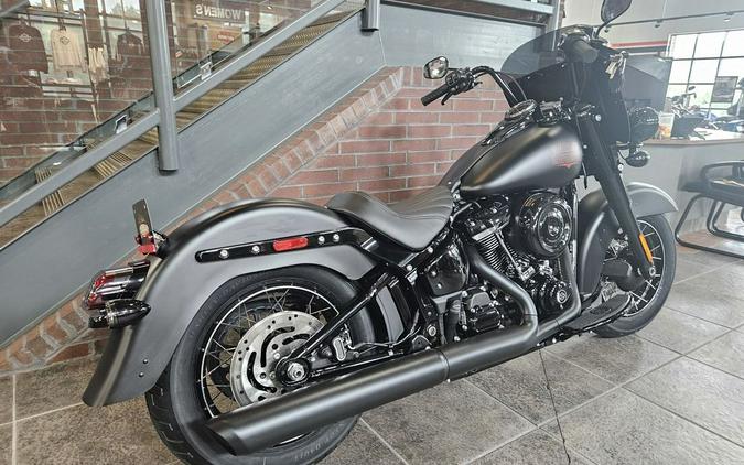 2026 Harley-Davidson® FLHD - Deadwood™